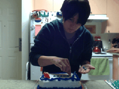 keereeyou:  I made a cake for Erwin’s birthday.  