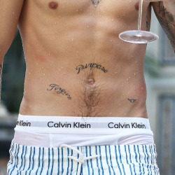 lustin4justin: Justin Bieber happy trail ugh yum 