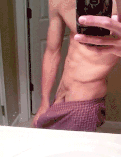 letmetakeadicpic:  Nothing better than a guy showing off what he’s got! If you’d like to add your own submit or send them to letmetakeadicpic@gmail.com