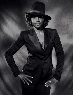sourcedumal:  breathtakingqueens:  Viola Davis photographed for New York Moves by Gomillion and Leupold.  Come on Mama Viola 
