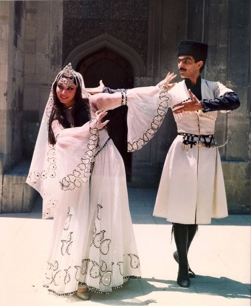 everythingturkic: Azerbaijani dancers (x)