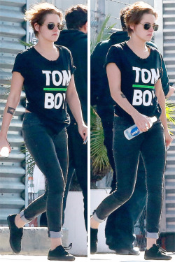 ohitskristmas:  Kristen out &amp; about in L.A December 6 2014 