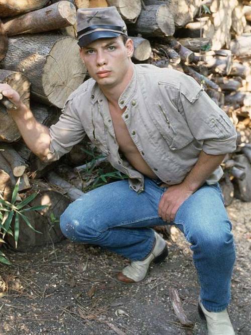 Rick Donovan (real name:  Roy Michael Artley) in blue jeans and boots