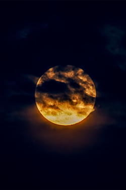 vurtual:  Moon (by Robin Buhl) 