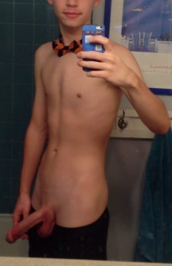 sexycollegeboys:  Meet and fuck hot local guys: http://bit.ly/1MoBGAR