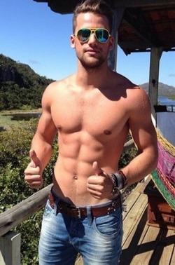 hunks4you:  http://hunks4you.tumblr.com/  Say Something  Send Something 