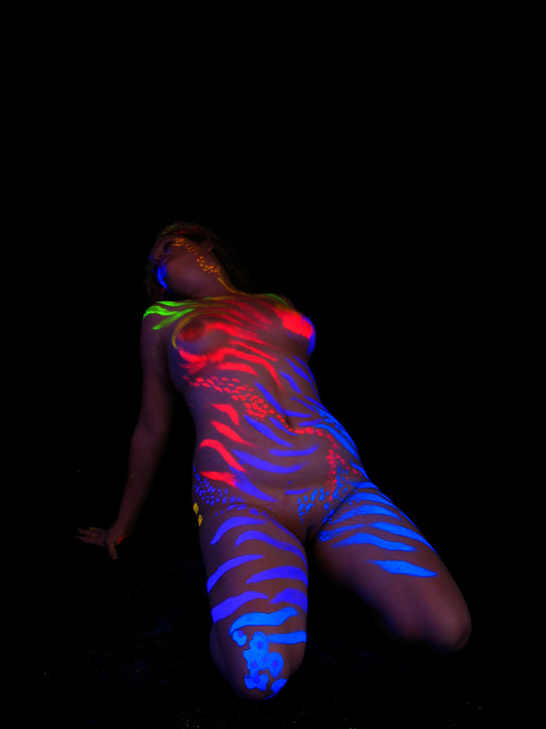 actuallyuniquenudes: Stripes. #ArchivePicOfTheDay