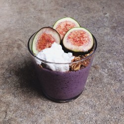 fluoroid:  themilkywhiteway:  Raw blueberry buckwheat porridge with pan roasted cinnamon granola, figs and homemade coconut yogurt  talk about delicious