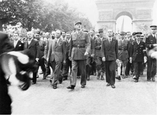 General Charles de Gaulle and his entourage set off from the Arc de Triomphe, down the Champs-Élysée