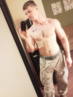 naked-sportsmen:  byo-dk—selfies:  realstr8guys:  22 year old. Williamstown, WV  Click to see more of my stuff:Main | Spycams | CelebsFunny | Videos | Selfies