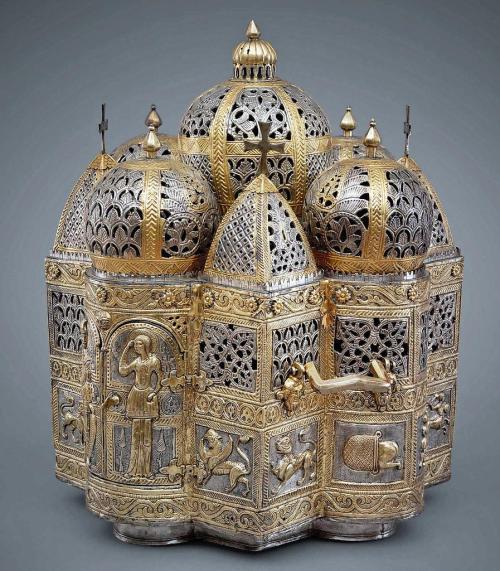 historyarchaeologyartefacts: A Byzantine incense burner in the shape of a church, 12th century CE, the treasury of San Marco in Venice [897x1024] Source: https://reddit.com/r/ArtefactPorn/comments/etow0c/a_byzantine_incense_burner_in_the_shape_of_a/ 