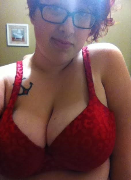 rabbitthespine:  Feelin’ meh tonight, so adult photos