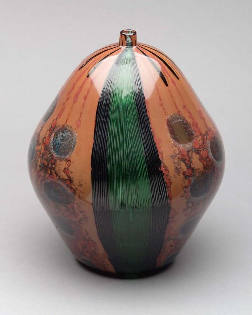 japaneseaesthetics:Vessel created by Yoichi Ohira. Museum of Fine Arts, Boston