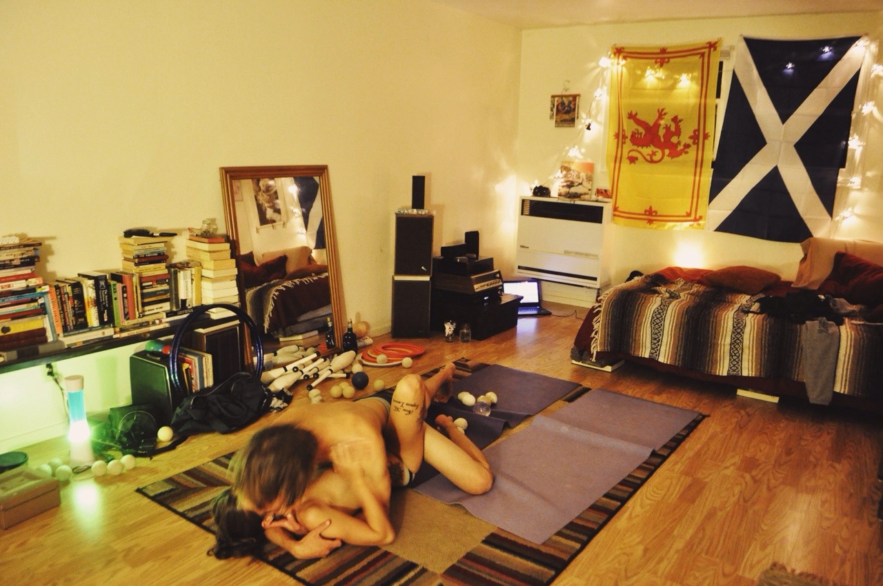 soft-porno:  ofthemoonandsea:  Long repeated timer and we’re in love  So sweet.