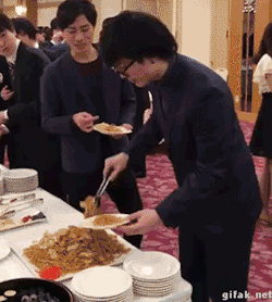 tastefullyoffensive:  Me at buffets. [video]