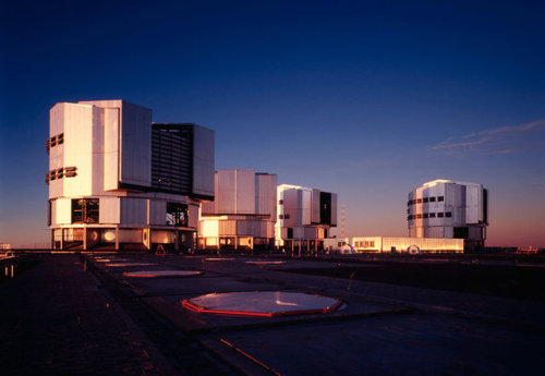 Very Large Telescope (VLT) The Very Large Telescope (VLT) it is the world’s most advanced optical in