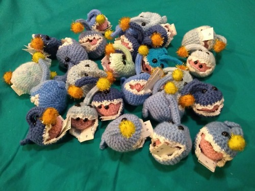 Check out these cute Hanklerfish made by @cowgirlgem! This year&rsquo;s fish have little baby to