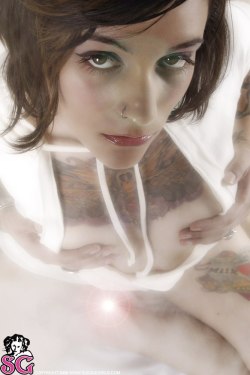 sglovexxx:  James Suicide