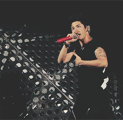 salapaofiles:  TAKA (ONE OK ROCK) - 完全感覚Dreamer Live at Yokohama Stadium 