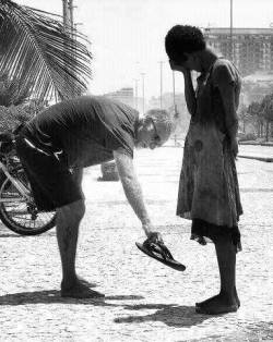 caminante, no hay camino, se hace camino