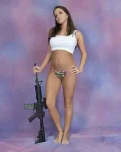 girlandguns:  Girl With Gun  follow me at : http://girlandguns.tumblr.com/