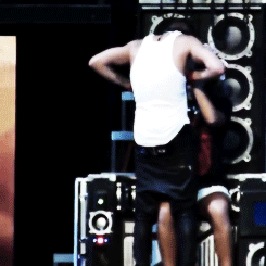 justinbiebets:  one less lonely girl touching justins abs  