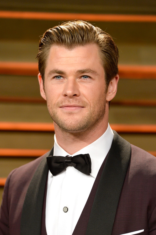 lordshezza: #HQ - Chris Hemsworth attends the 2014 Vanity Fair Oscar Party hosted by Graydon Ca