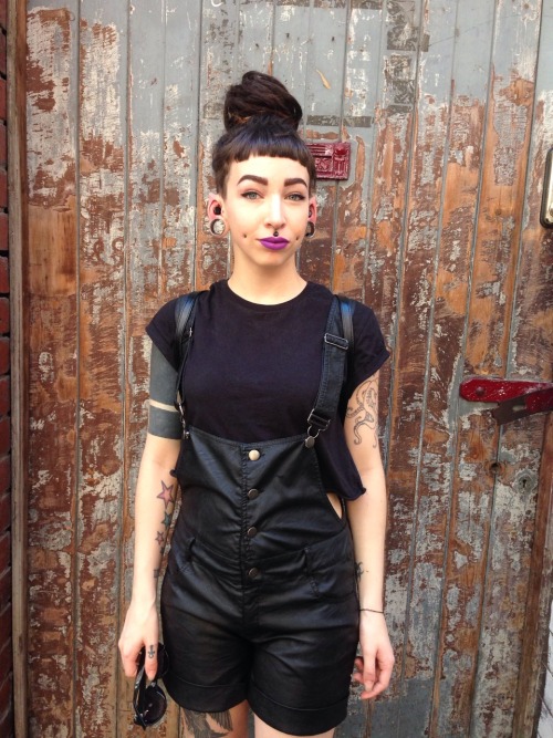 tentaclesandteacups:  I just really frickin love these overalls, omg. 