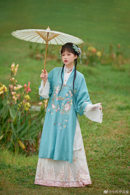 chinese hanfu by 七月兮