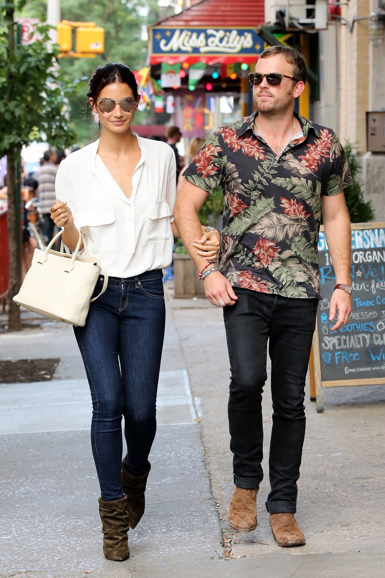 naimabarcelona:  Lily Aldridge and Caleb Followill.