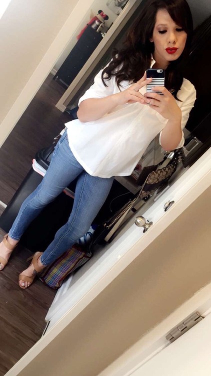 traee3113:  REAL MEN LOVE TGIRLS!!! Respect THE TRANSEXUAL WOMAN
