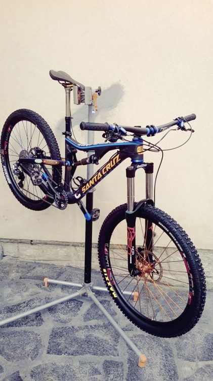 aces5050:  Davide Sottocornola’s new Santa Cruz Bronson (via DSB)