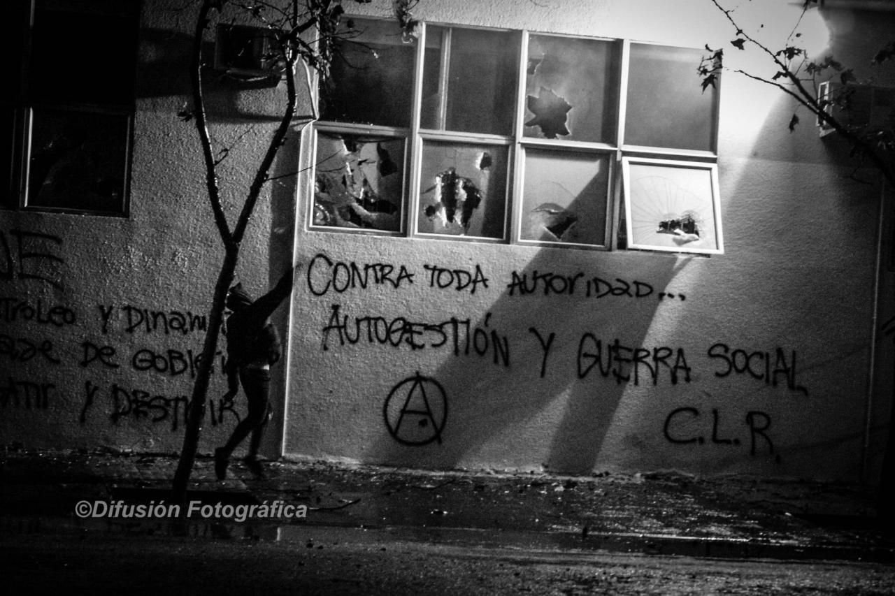 bastardx-rebelde:  ¡guerra social! 