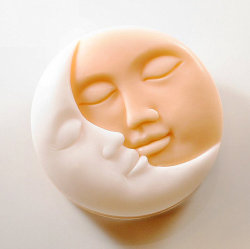 thebohoboutique:   Kiss The Moon Soap // 