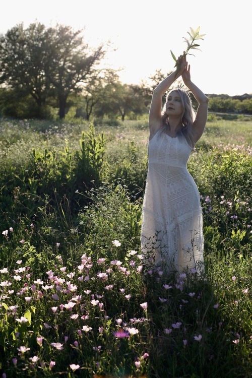 Persephone inspired sunset shoot with Allison. I’ve been trying to get back into making art ju