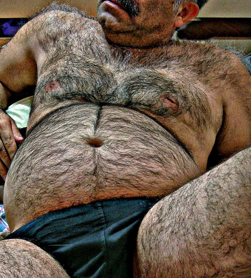 panfiloochoa:  grbear75:  A sharp world #2  I like all perfect body very hairy