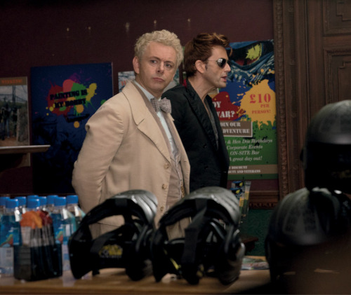 Good Omens - Behind the Scenes at Tadfield ManorExcerpt from The Nice and Accurate Good Omens TV Com