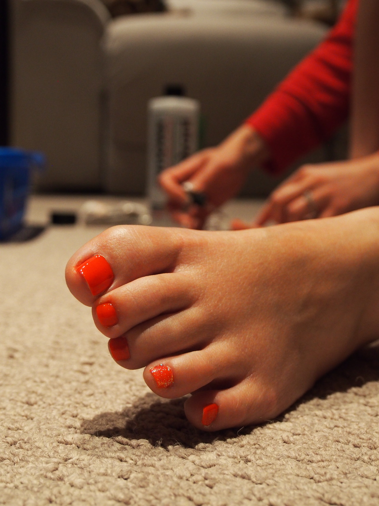 wvfootfetish:  buntoes:  come here and blow these toes…..dry :Porange crush part