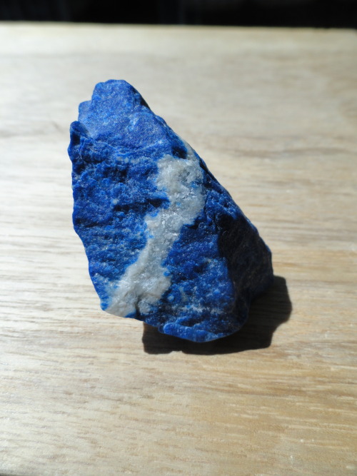 Lazurite (Na,Ca)8[(S,Cl,SO4,OH)2|(Al6Si6O24)]  -  09.FB.10 (Strunz) (from Atacama’s Desert, Ch