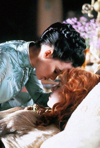 Winona Ryder and Sadie Frost in Bram Stoker’s Dracula (1992) dir. Francis Ford Coppola