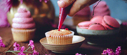sparkles-and-cupcakes:Lime cupcakes filled with Raspberry Jam and Cream cheese frosting