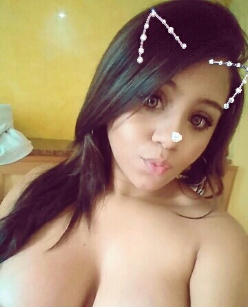 latinashunter:  Beautiful Latina Chichona!!!! 🔥🔥🔥🔥🔥  Too damn fine