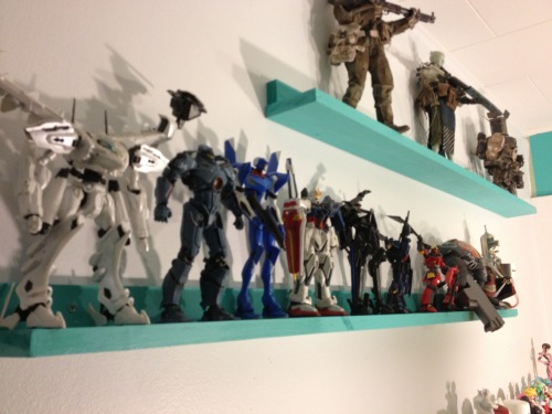 To continue with my obsession of shelf making … I made 4 new 4ft shelves for toys last night.