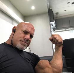 gayismanly:  londonboy45:He pops his bi and then I pop, as well. Goldberg’s still got it!