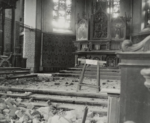 St. Christopher’s Cathedral, Roermond (est. 1410), 1945.In World War II the church suffered heavy da