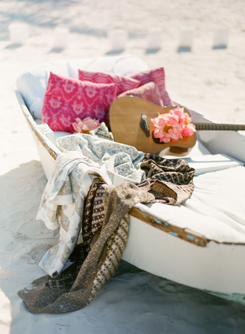 Beachy style | Photography: KT Merry Follow the beach love