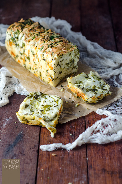 foodiebliss:Garlic Herb and Cheese BreadSource: Chew TownWhere food lovers unite.