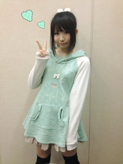 funkyfunx:  Twitter / enako_rin: ちなみに今日の服は春服でーす*\(^o^)/*ミントカラー♪ …