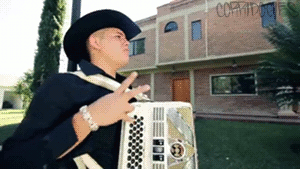 corridogifs:  Animo Remmy, recuperate pronto  