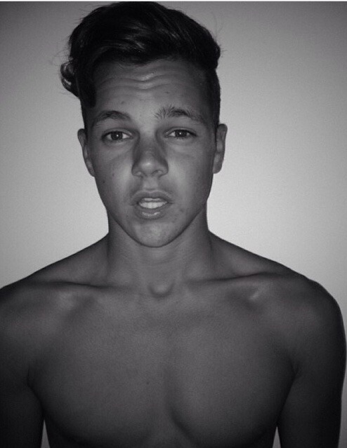 isaac  naughtyhotaussieguys.tumblr.com
